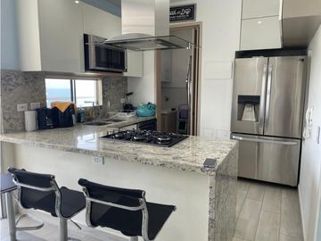 Apartamento con vista lateral cerca al mar en Playa Salguero - 005