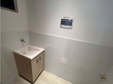 Apartamento con vista lateral cerca al mar en Playa Salguero - 005