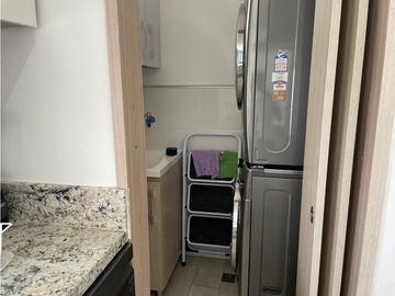 Apartamento con vista lateral cerca al mar en Playa Salguero - 005