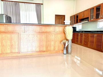 2 bed villa with garden