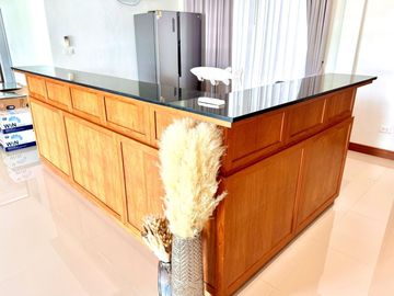 2 bed villa with garden