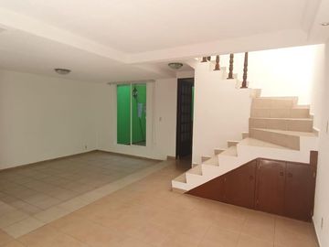 Bonita y cómoda casa en condominio en colonia San Bernandino Xochimilco