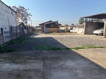 Terreno para proyecto en Maipú centro,  con casa habitación.