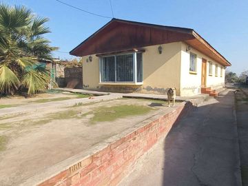 Terreno para proyecto en Maipú centro,  con casa habitación.