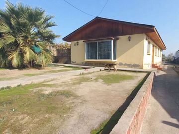 Terreno para proyecto en Maipú centro,  con casa habitación.