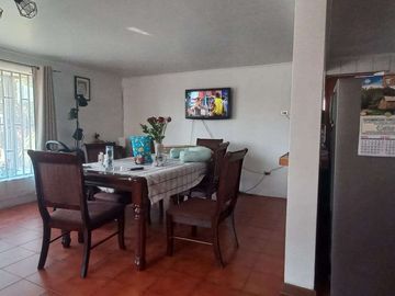 Terreno para proyecto en Maipú centro,  con casa habitación.
