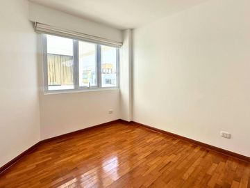 Departamento en San Borja frente a parque