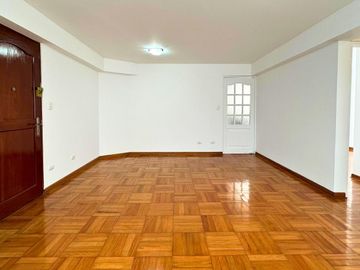 Departamento en San Borja frente a parque