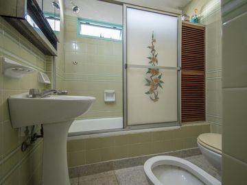 VENTA DEPARTAMENTO 4 AMBIENTES DEPENDENCIA - COCHERA CUBIERTA BAULERA - PERMUTA - APTO CREDITO BOEDO