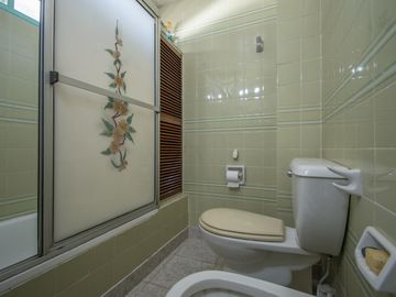 VENTA DEPARTAMENTO 4 AMBIENTES DEPENDENCIA - COCHERA CUBIERTA BAULERA - PERMUTA - APTO CREDITO BOEDO