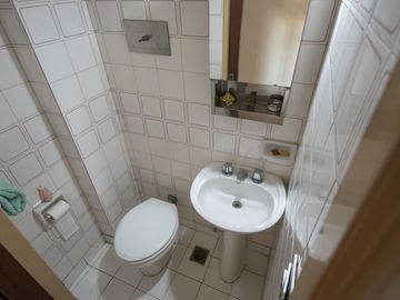 VENTA DEPARTAMENTO 4 AMBIENTES DEPENDENCIA - COCHERA CUBIERTA BAULERA - PERMUTA - APTO CREDITO BOEDO