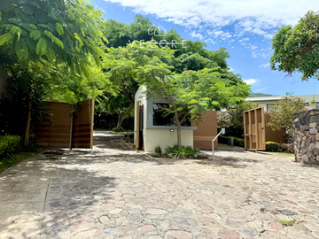 CASA DE LUJO DENTRO DE CONDOMINIO EN SAN JUAN COSALÁ, CHAPALA, JALISCO