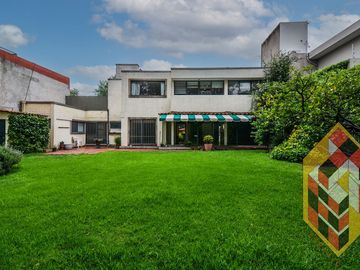 CASA EN VENTA  EN LAS LOMAS DE CHAPULTEPEC
