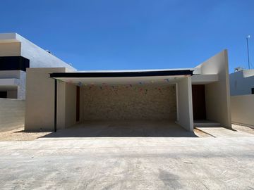 Casa de uina planta ubicada en zona residencial al norte de Mèrida Yucatàn