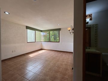 Venta de Casa en Fraccionamiento Residencial, c/ seguridad 24/7, 4 recámaras