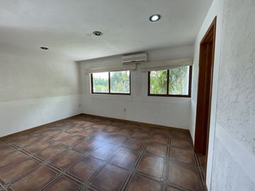 Venta de Casa en Fraccionamiento Residencial, c/ seguridad 24/7, 4 recámaras