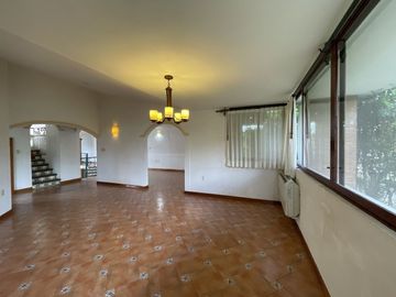 Venta de Casa en Fraccionamiento Residencial, c/ seguridad 24/7, 4 recámaras