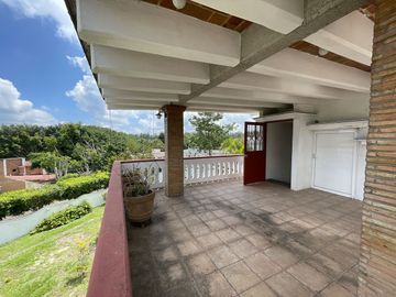 Venta de Casa en Fraccionamiento Residencial, c/ seguridad 24/7, 4 recámaras