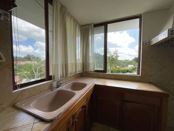 Venta de Casa en Fraccionamiento Residencial, c/ seguridad 24/7, 4 recámaras