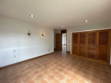 Venta de Casa en Fraccionamiento Residencial, c/ seguridad 24/7, 4 recámaras