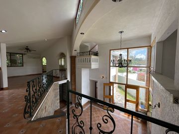 Venta de Casa en Fraccionamiento Residencial, c/ seguridad 24/7, 4 recámaras