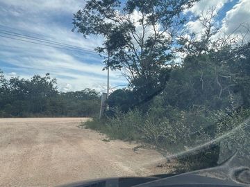 TERRENO EN TIXKUNCHEIL EN ESQUINA