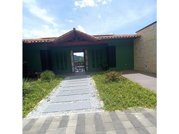 VENTA DE HERMOSA CASA DE LUJO EN LA CEJA