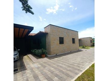 VENTA DE HERMOSA CASA DE LUJO EN LA CEJA