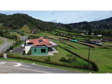 VENTA DE HERMOSA CASA DE LUJO EN LA CEJA