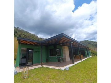 VENTA DE HERMOSA CASA DE LUJO EN LA CEJA