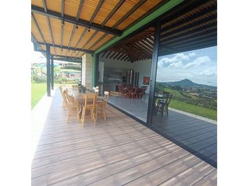 VENTA DE HERMOSA CASA DE LUJO EN LA CEJA