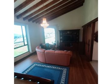 VENTA DE HERMOSA CASA DE LUJO EN LA CEJA
