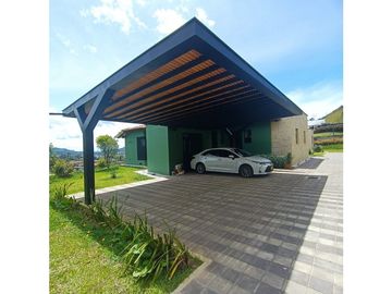 VENTA DE HERMOSA CASA DE LUJO EN LA CEJA