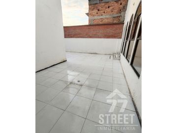 CASA EN CIUDAD JARDN