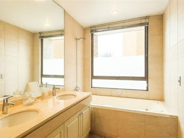 Departamento en Venta en Camino Otoñal/ Los Dominicos