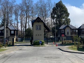 Casa En Venta De 3 Dorm. En Pucón
