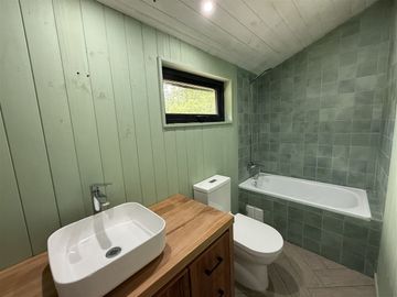 Casa En Venta De 4 Dorm. En Pucón Sector Candelaria
