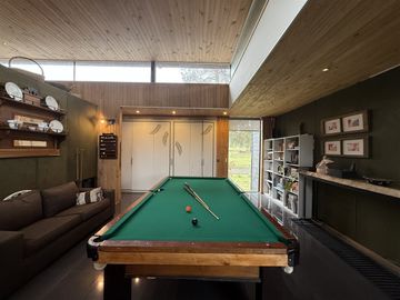 Casa En Venta De 5 Dorm. En Pucón Condominio Canto Del Lago