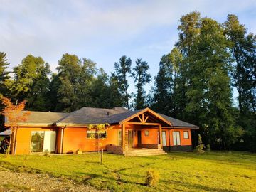 Casa En Venta De 3 Dorm. En Pucón En Canto Del Lago
