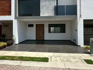 Casa Nueva de 4 Recámaras y 4.5 Baños en ANTIGUA CEMENTERA  Ex-Rancho Colorado, Puebla