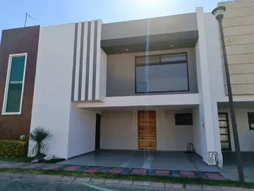 Casa en Venta - Fraccionamiento Arboreto - San Pedro Cholula