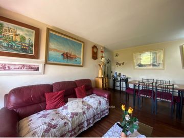 VENTA DEPTO VISTA DESPEJADA CON ESTACIONAMIENTO Y BODEGA