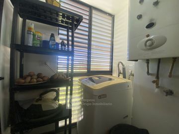 VENTA DEPTO VISTA DESPEJADA CON ESTACIONAMIENTO Y BODEGA