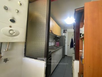 VENTA DEPTO VISTA DESPEJADA CON ESTACIONAMIENTO Y BODEGA