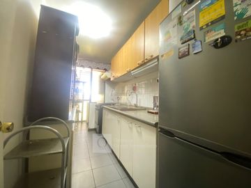 VENTA DEPTO VISTA DESPEJADA CON ESTACIONAMIENTO Y BODEGA