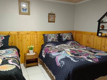 ÚNICA E IRREPETIBLE, 4 HERMOSAS CASAS EN SEGURO BARRIO !!!!!