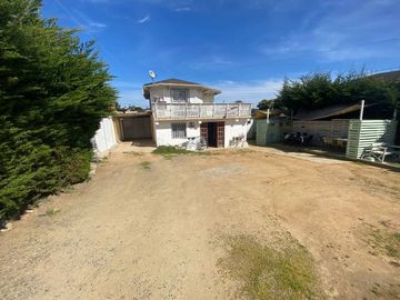 ÚNICA E IRREPETIBLE, 4 HERMOSAS CASAS EN SEGURO BARRIO !!!!!
