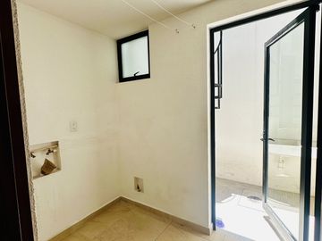 AMPLIA CASA CON ROOF GARDEN EN VENTA EN JURIQUILLA
