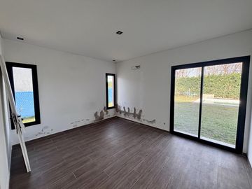 CASA EN VENTA SAN SEBASTIAN AREA 13
