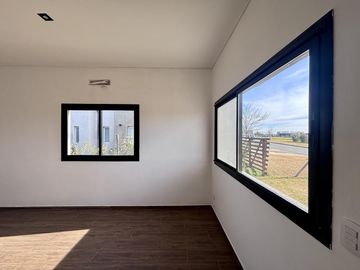 CASA EN VENTA SAN SEBASTIAN AREA 13